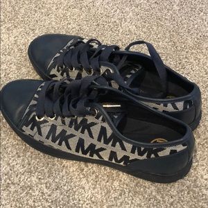MK navy tennis shoes